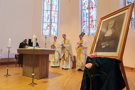 Grafik der Waldbreitbacher Franziskanerinnen BMVA St. Marienhaus